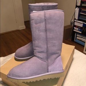 Ugg Woman’s Tall Classic Rare Color Boots Sz 8💜